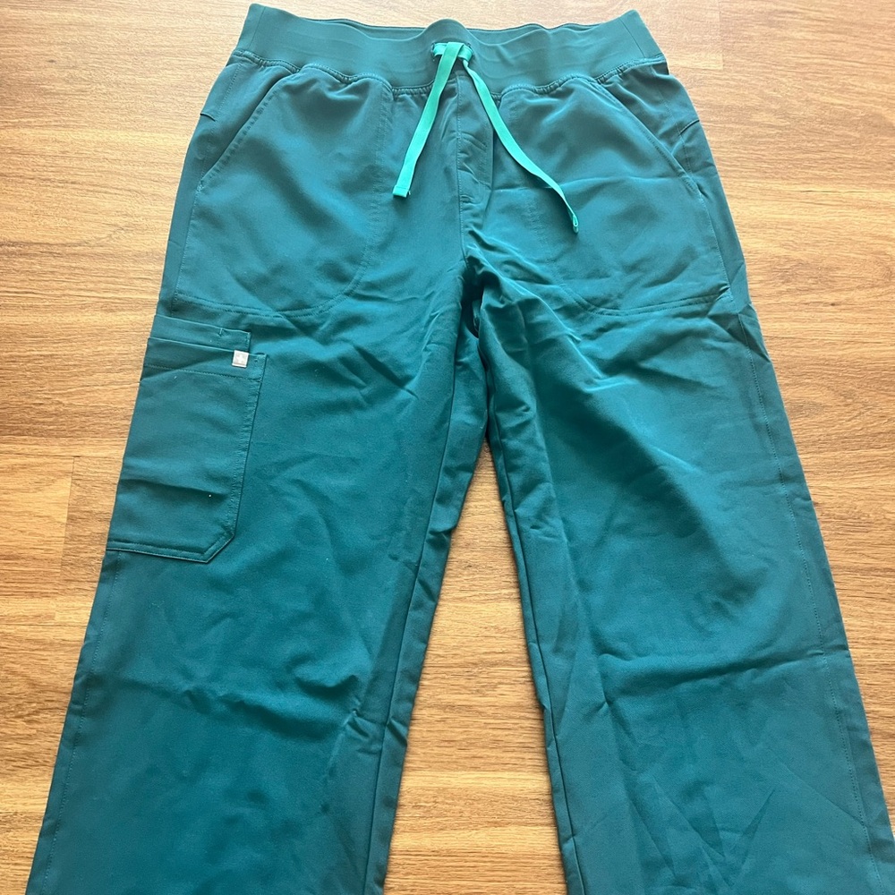 FIGS Women’s Scrub Pants Teal Green Technical Collection Size L/P New With Tags